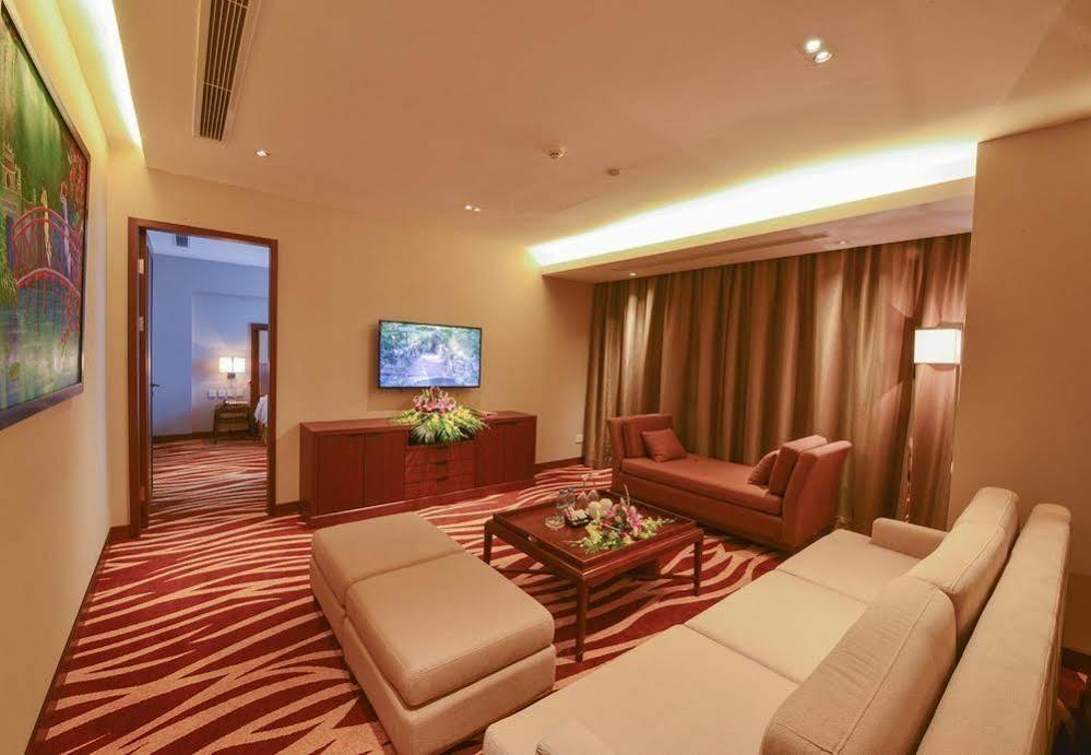 Aristo International Hotel Лаокай Экстерьер фото